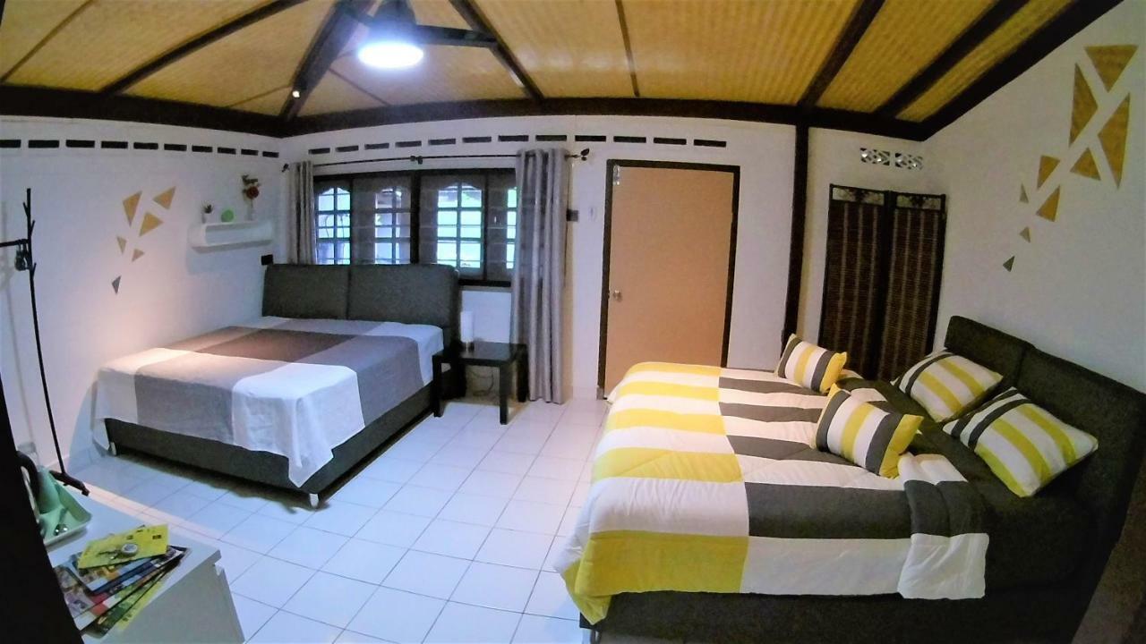 Sabandy House B&B Padang Mat Sirat Bagian luar foto
